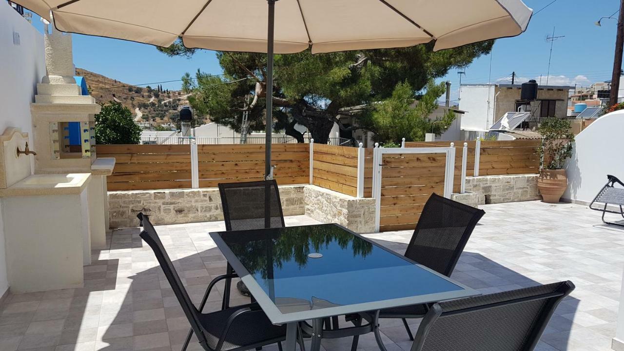 Tanyas Cozy House Villa Kamilari Bagian luar foto