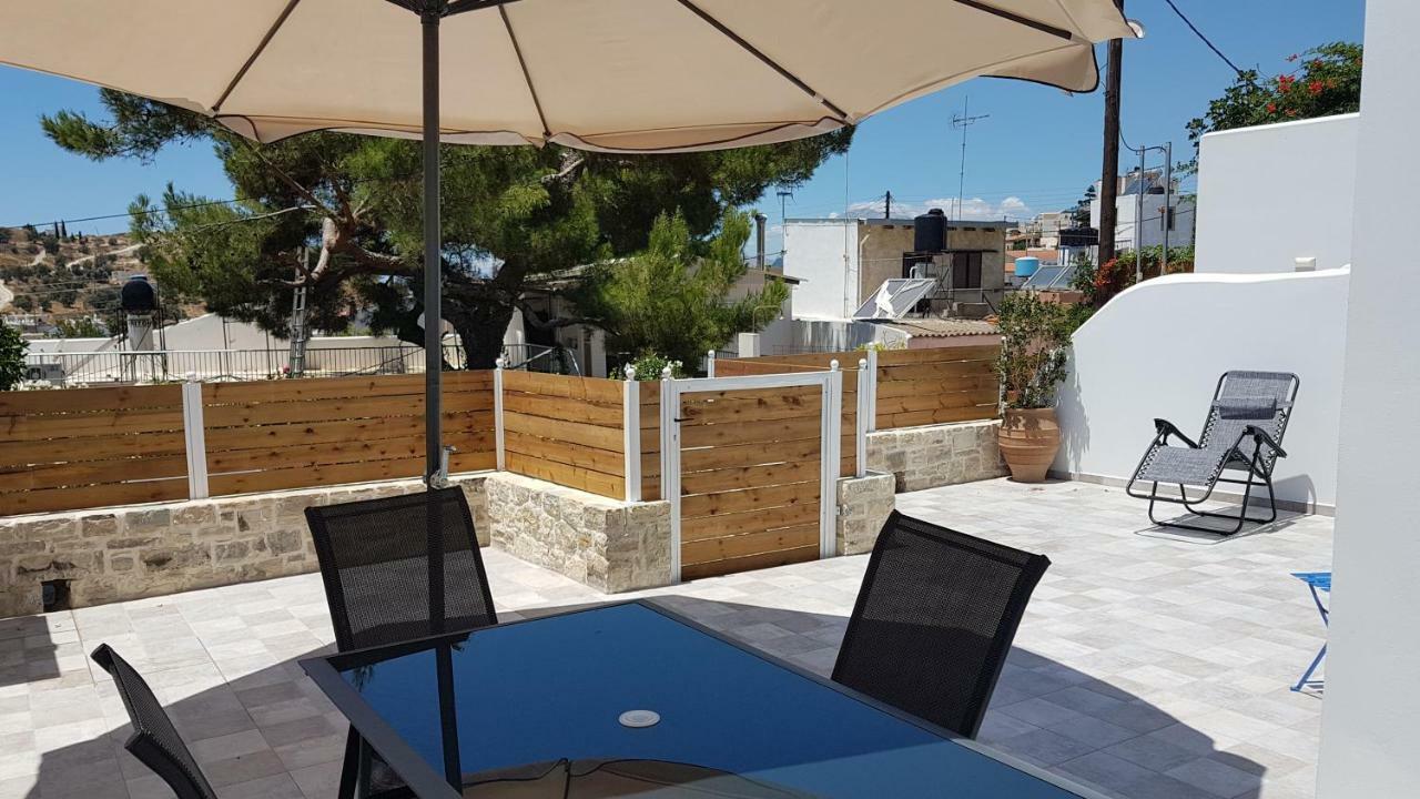 Tanyas Cozy House Villa Kamilari Bagian luar foto